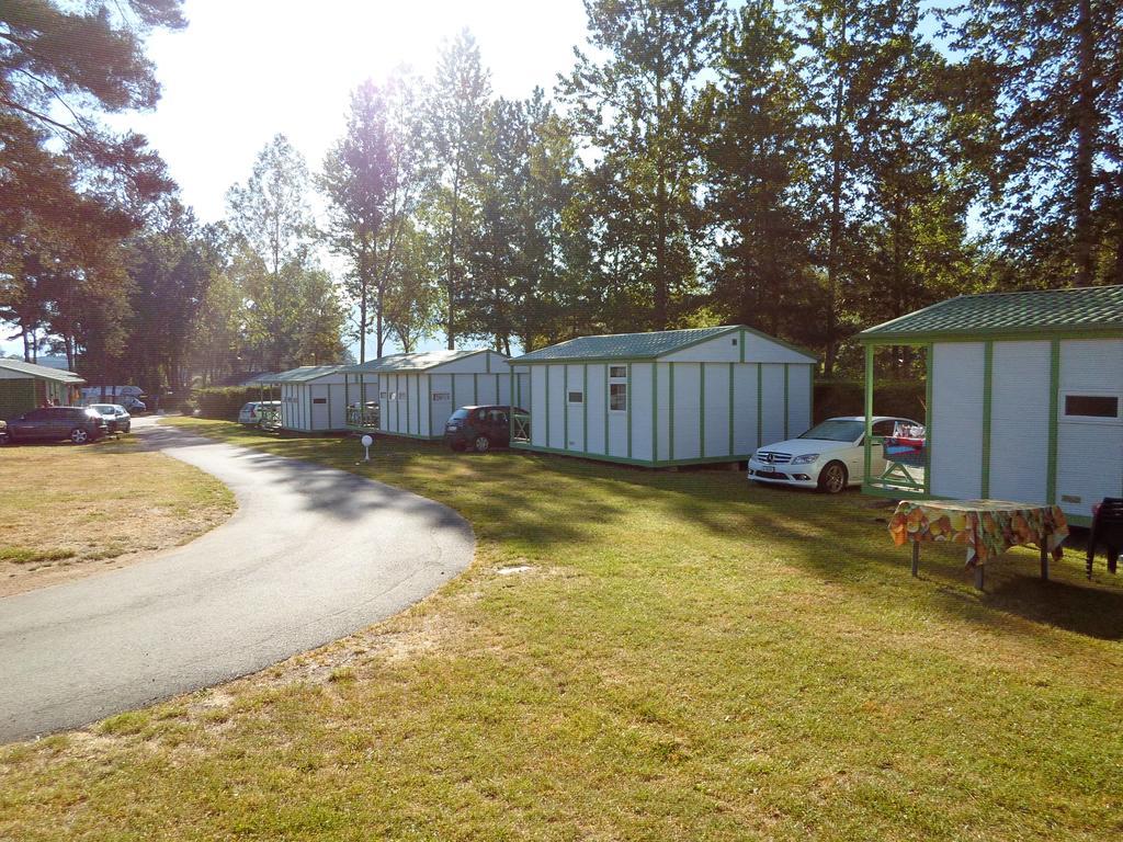 Camping Les Pinasses La Chapelle  Eksteriør bilde