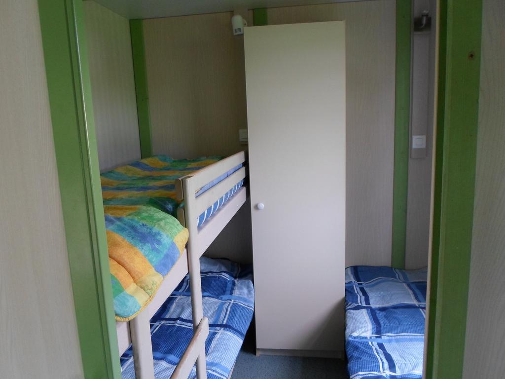 Camping Les Pinasses La Chapelle  Rom bilde