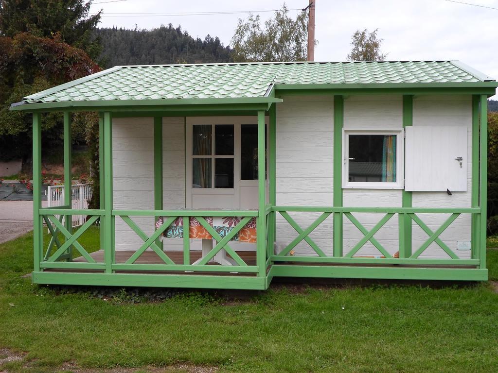Camping Les Pinasses La Chapelle  Rom bilde